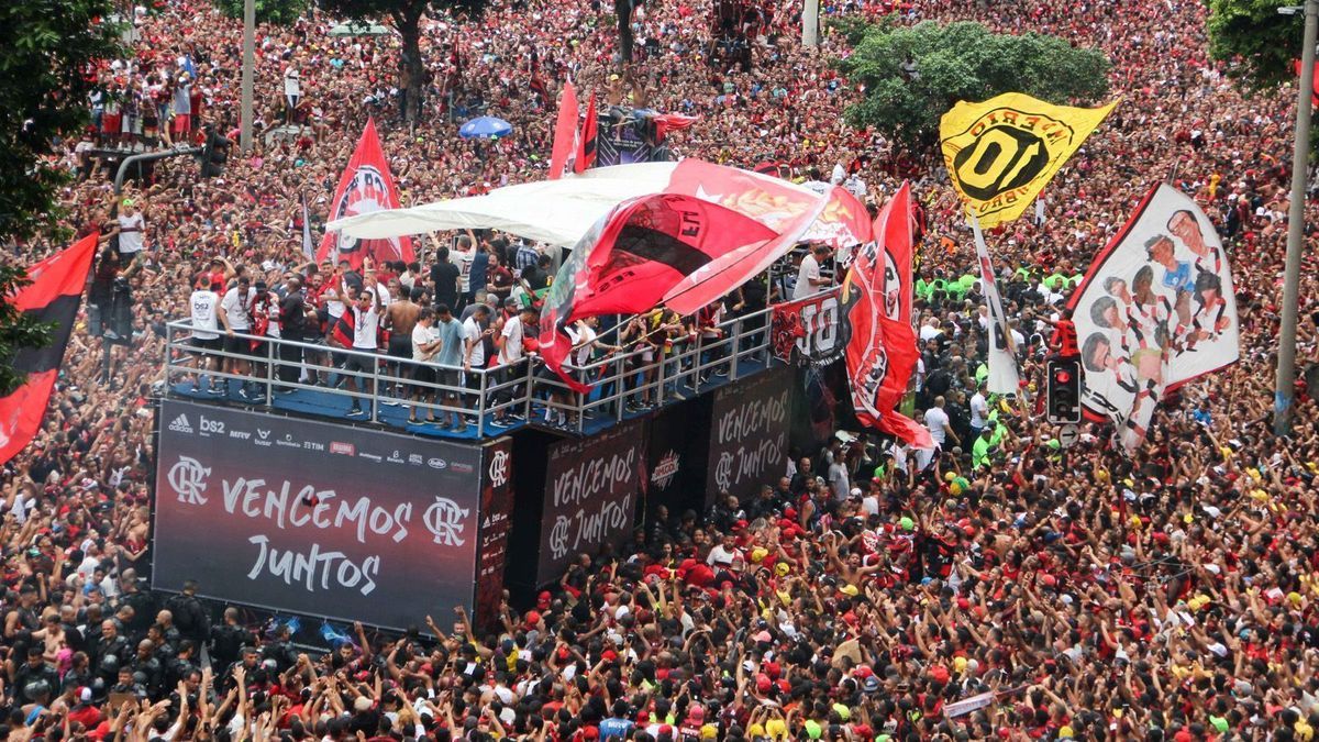 Flamengo nach Copa-Triumph frenetisch empfangen 