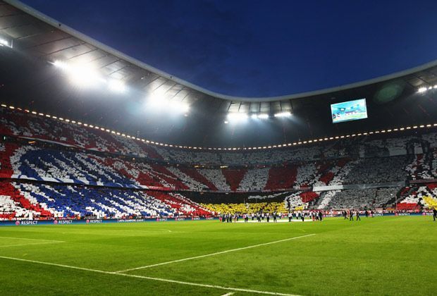 
                <strong>Bayern München - Real Madrid 0:4</strong><br>
                Die Fans stehen hinter der Mannschaft. Kurz vor Anpfiff geben die Bayern-Anhänger dem Spiel den würdigen Rahmen.
              