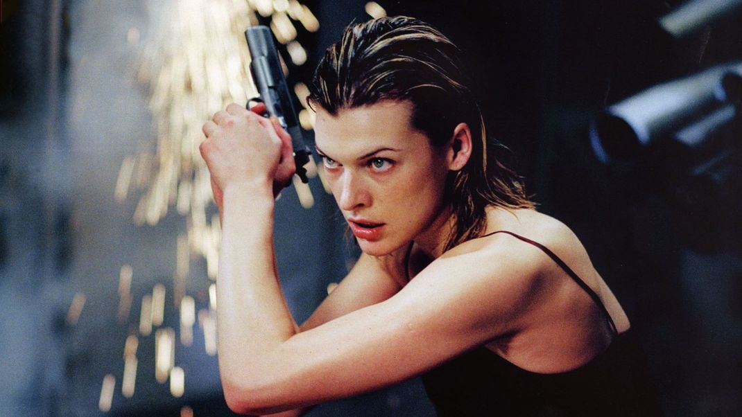 Milla Jovovich alias Alice muss sich vor den Zombies in "Resident Evil" 2002 in Acht nehmen. Bekommen sie und die Spezialeinheit das Virus unter Kontrolle?