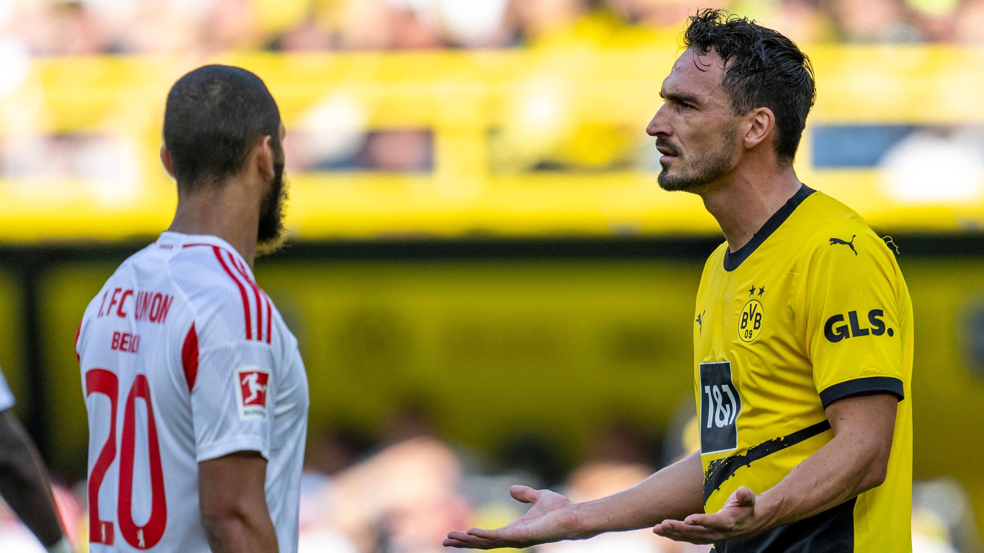 <strong>Mats Hummels</strong><br>Der DFB-Rückkehrer unterstreicht seine Wiederberufung zunächst mit einer abgeklärten Vorstellung in einer wilden Anfangsphase, verursacht dann aber den Elfmeter zum 2:1 für Union. Danach wieder stabiler, wenn auch nicht mehr so oft gefordert. Macht leicht angeschlagen Platz für Süle. <strong><em>ran</em>-Note: 3</strong>