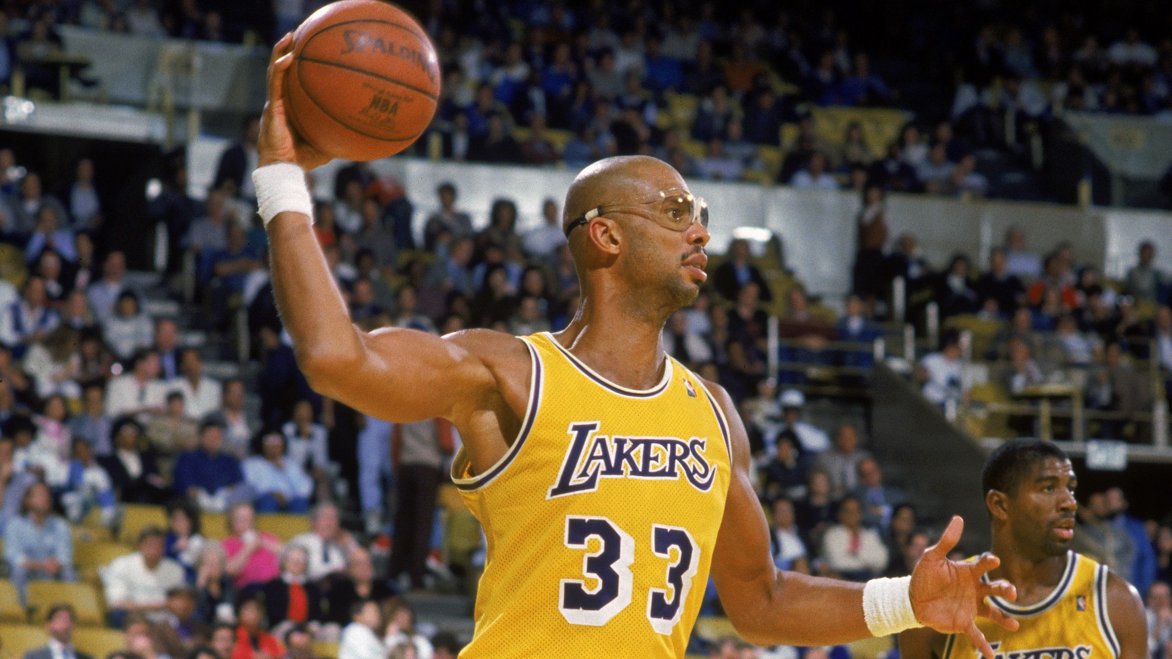 <strong>Platz 2: Kareem Abdul-Jabbar</strong><br>- Punkte: 38.387 (⌀ 24,6 Punkte pro Spiel)<br>- Spiele: 1.560<br>- In der NBA von: 1969-1989<br>- Teams: Milwaukee Bucks, Los Angeles Lakers