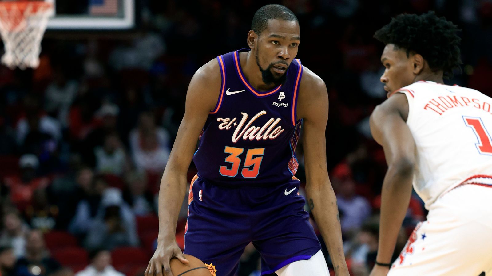 <strong>Platz 12: Kevin Durant (Basketball)</strong><br>Klub: Phoenix Suns<br>Gesamteinnahmen: 93,3 Millionen Dollar<br>Vertraglicher Verdienst: 47,8 Millionen Dollar<br>Werbeeinnahmen: 45,5 Millionen US-Dollar