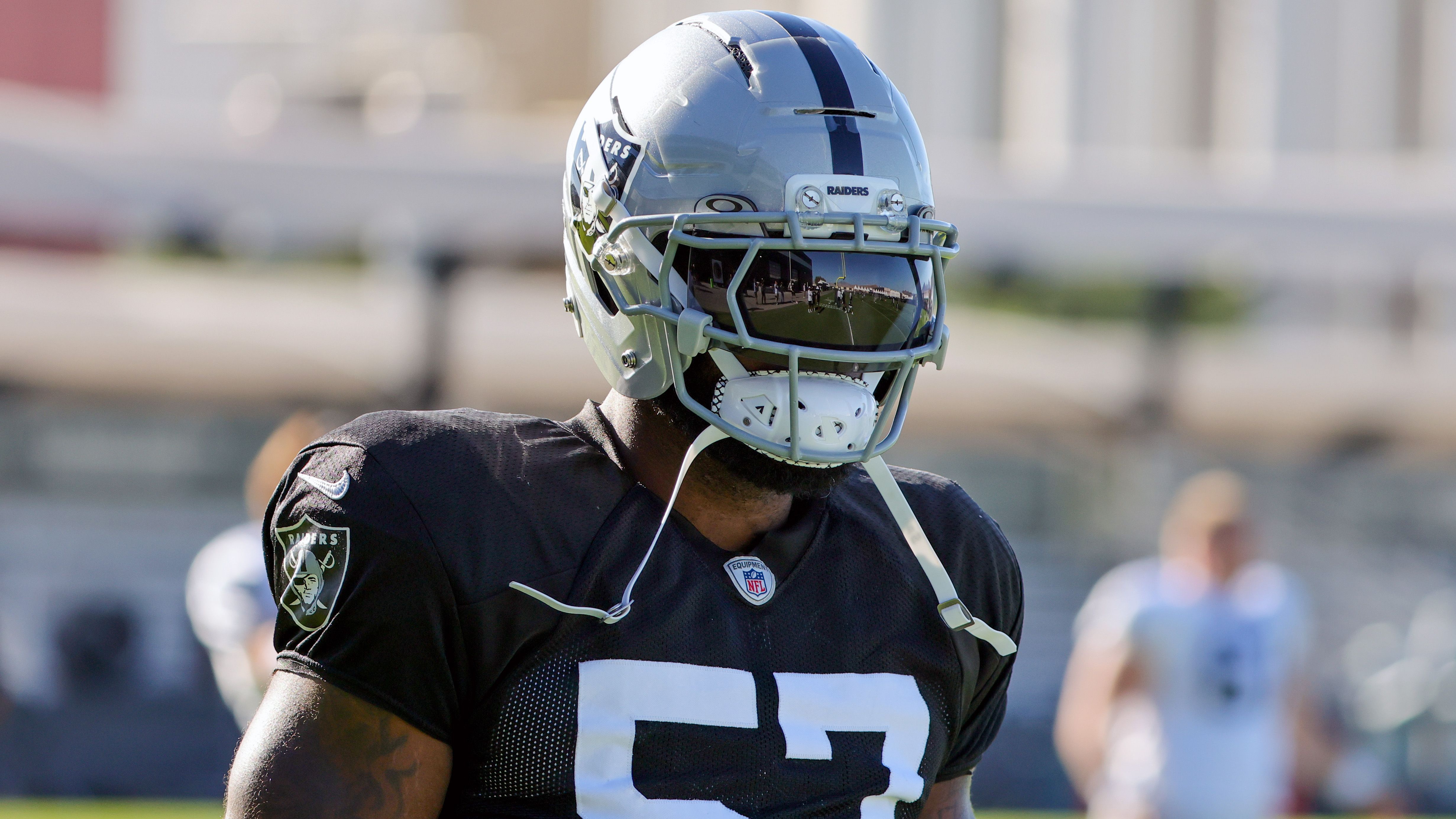<em><strong>Germaine Pratt (Las Vegas Raiders)</strong><br>Die Las Vegas Raiders haben Linebacker Germaine Pratt entlassen. Head Coach Pete Carroll begründete die Entscheidung mit den Worten: "Wir dachten einfach, es ist an der Zeit, eine andere Richtung einzuschlagen." Der Routinier, der mehr als 100 NFL-Spiele absolviert hat, schloss sich dem Team erst im Juni an. Am vergangenen Wochenende verzichtete er auf eine Reise zum Spiel bei den Indianapolis Colts - obwohl er nicht als verletzt gelistet wurde.</em>