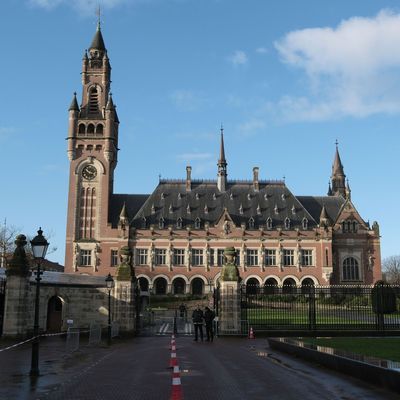 Niederlande, Den Haag: Ein Blick auf den Friedenspalast, in dem der Internationale Gerichtshof untergebracht ist. 