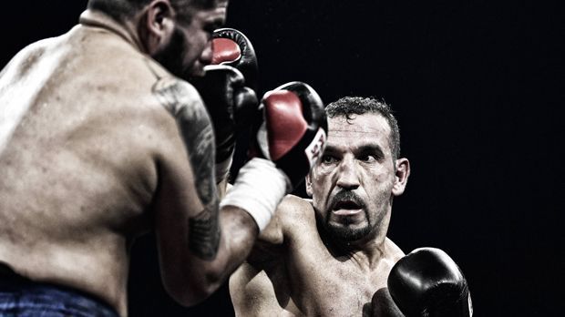 
                <strong>Firat Arslan</strong><br>
                Mit 47 Jahren hat man noch große Ziele: Der Ex-WBA-Weltmeister im Cruisergewicht will noch einmal um den WM-Titel boxen. Und die Chancen stehen gut. Nach seinem K.o.-Sieg gegen den Argentinier Alejandro Valori sind nun zwei Möglichkeiten im Gespräch: Ein WM-Ausscheidungskampf gegen seinen Erzrivalen Marco Huck oder ein WM-Duell mit dem Russen Denis Lebedev, WBA-Super-Champion. Fakt ist: Ende 2018 soll für Arslan Schluss sein. Am besten mit dem WM-Titel.
              