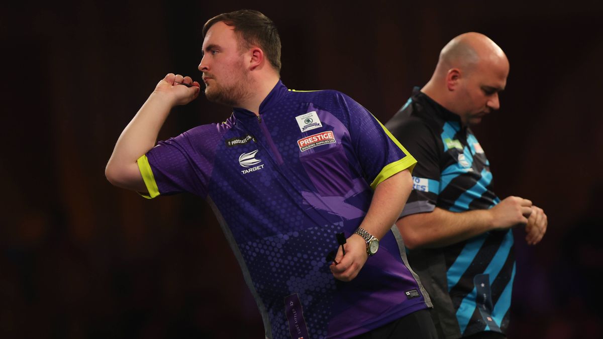 2nd January 2024, Alexandra Palace, London, England; 2023 24 PDC Paddy Power World Darts Championships Day 15, Semi Finals; Luke Littler throws during his match against Rob Cross PUBLICATIONxNOTxIN...