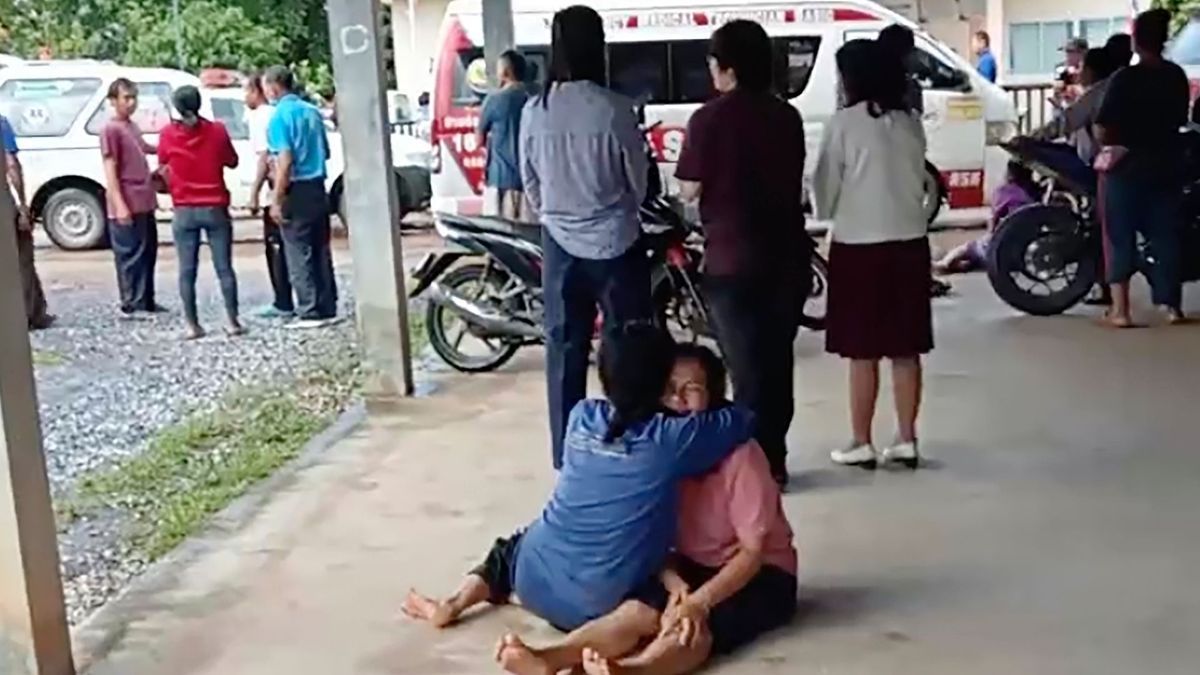 Ex-Polizist tötet in Kita in Thailand mehr als 30 Menschen. 
