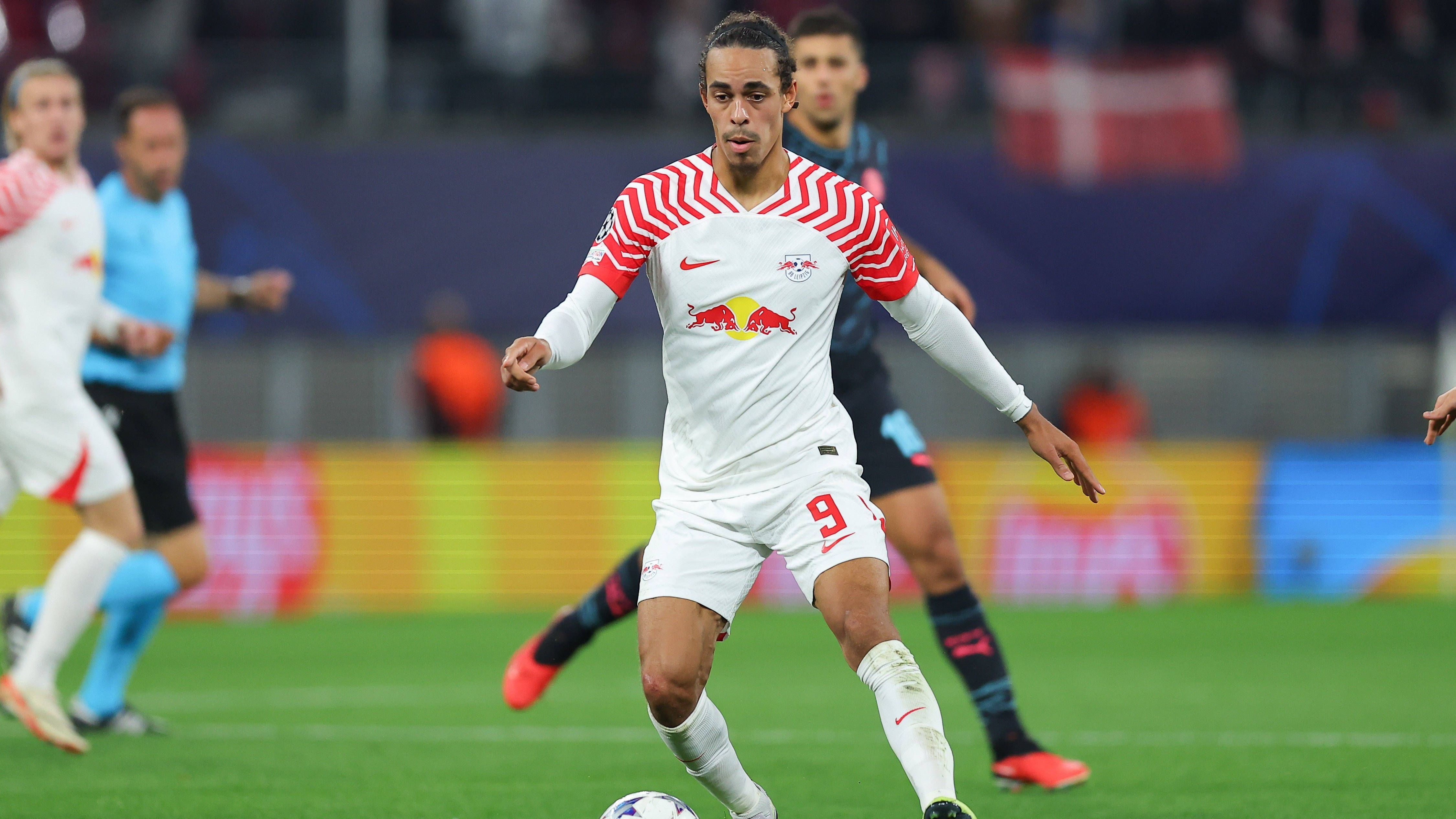 <strong>Yussuf Poulsen (RB Leipzig)<br></strong>Zum absoluten Stammpersonal zählt Yussuf Poulsen in Leipzig nicht mehr, bringt nach Einwechslungen aber regelmäßig frischen Schwung und gilt als Führungsspieler. Die offizielle Verkündung der Verlängerung wird daher wohl nicht mehr lange auf sich warten lassen. "Darüber wird gerade gesprochen, ich habe Bock auf Leipzig", so der Däne unlängst auf einer Pressekonferenz.
