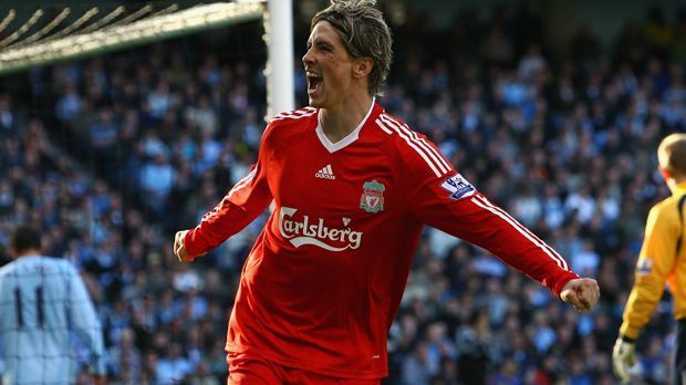 
                <strong>Angriff: Fernando Torres (FC Liverpool) - Stärke 88</strong><br>
                Angriff: Fernando Torres (FC Liverpool) - Stärke 88. Somit waren Casillas (91) und Cristiano Ronaldo (91) die stärksten Spieler in FIFA 09. Hier noch einmal die Top-Elf zur Übersicht: Casillas (91) - Puyol (88), Terry (88), Nesta (94) - Cristiano Ronaldo (91), Fabregas (88), Kaka (90), Ribery (88) - Messi (90), Ibrahimovic (89), Torres (88).
              