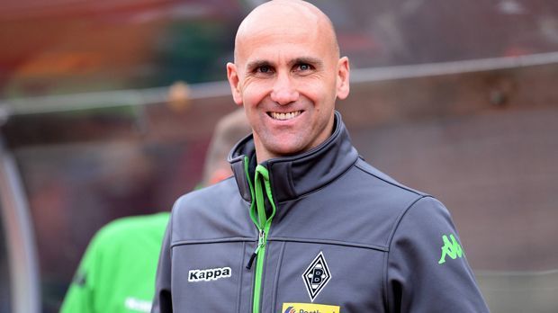 
                <strong>Andre Schuberts Monolog bei der ersten Pk</strong><br>
                Der Monolog. Andre Schubert wurde bei Borussia Mönchengladbach als Übergangs-Trainer vorgestellt, nachdem Lucien Favre zurückgetreten ist. Zu Beginn der Pressekonferenz hält er einen Monolog von über neun Minuten, ehe die erste Frage eines Journalisten gestellt werden konnte. In der Zeit schießt Lewy fünf Tore.
              