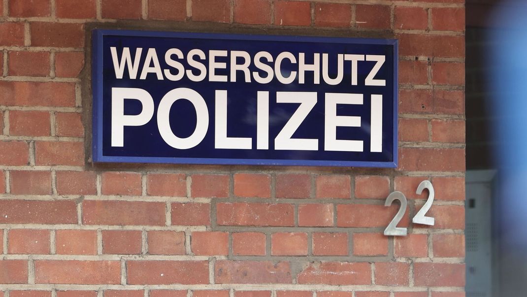 Der Wasserschutzpolizei Bremen ging ein Umweltsünder ins Netz.