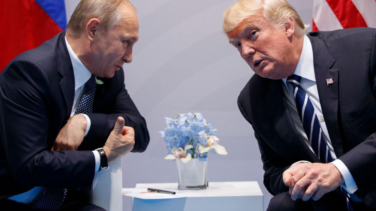Donald Trump soll Kremlmachthaber Wladimir Putin laut CNN mit der Bombardierung Moskaus gedroht haben, wenn Russland die Ukraine angreife.