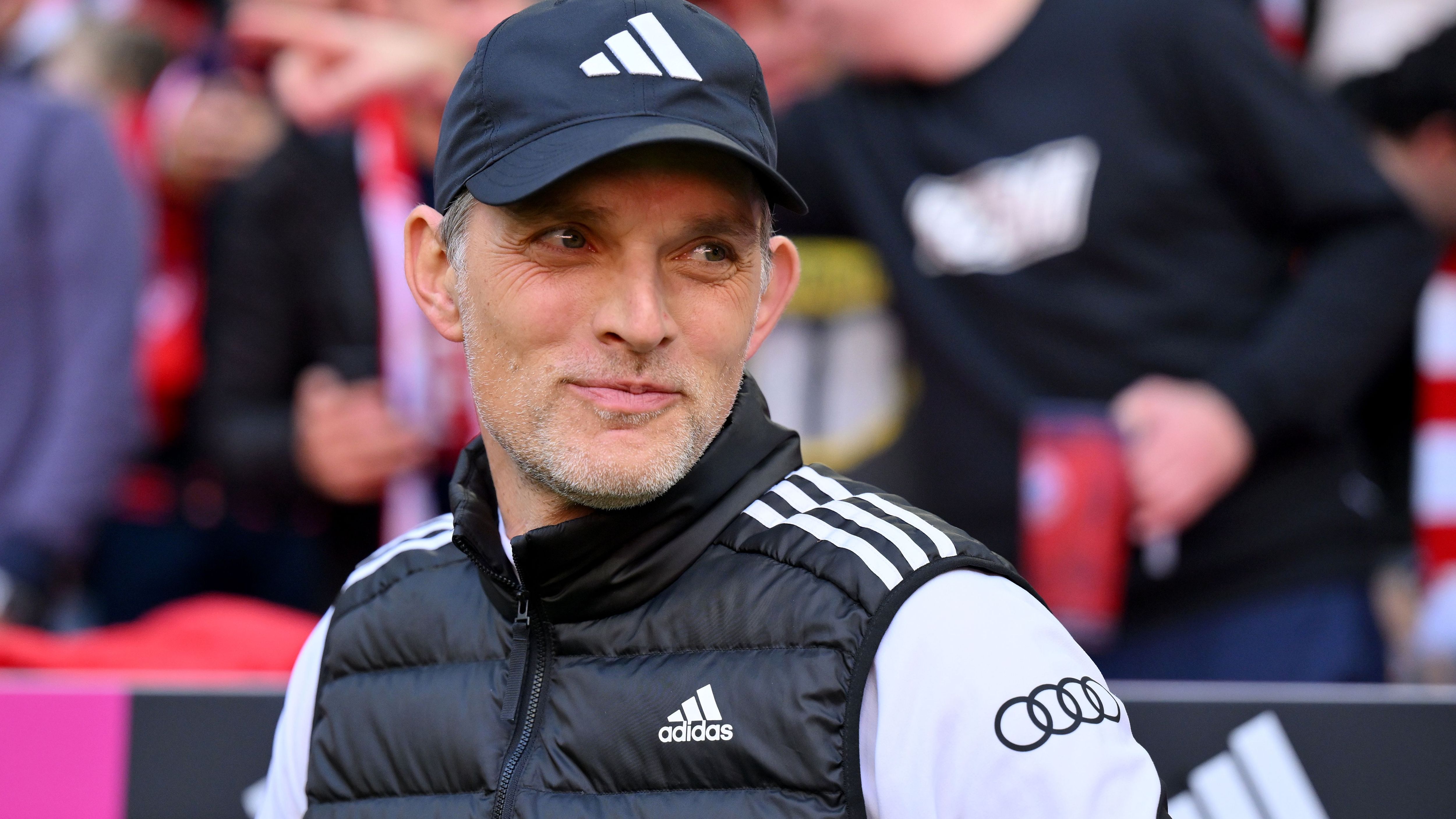 <strong>Spielweise ("understat.com")</strong><br>Tuchel legt Wert auf Stabilität und Ruhe. Er will eine Mischung aus Tempo und Dynamik einerseits sowie Ruhe und Positionstreue andererseits finden. Das scheint immer besser zu funktionieren – und stärkt auch den Spielaufbau. Im Schnitt spielen die Münchner mittlerweile <strong>einen Pass mehr pro 90 Minuten</strong> in der eigenen Hälfte, ehe eine Defensivaktion des Gegners erfolgt.