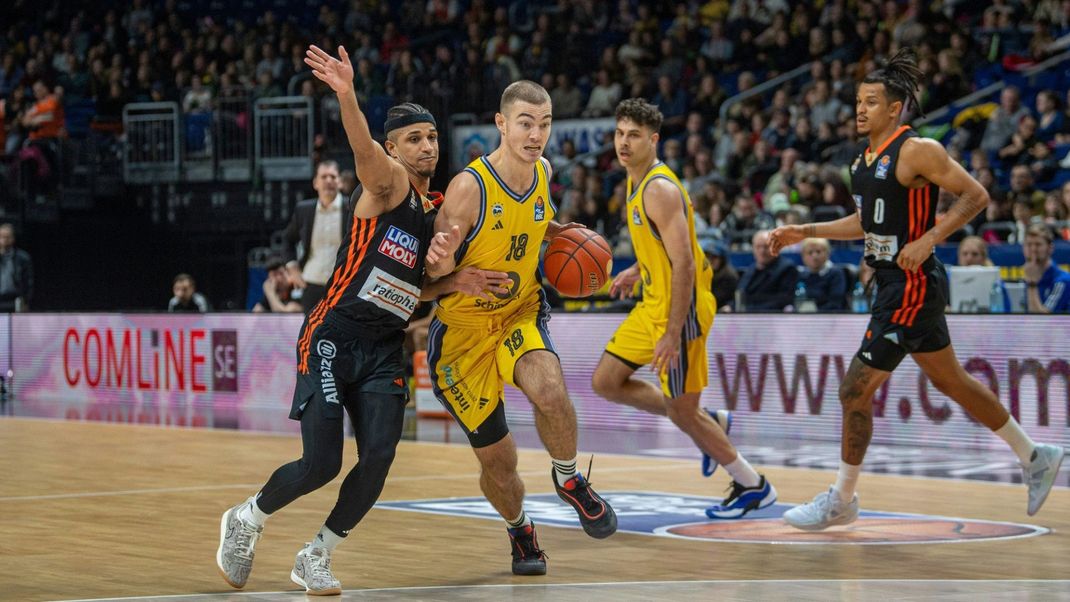 Alba Berlin Triumphs