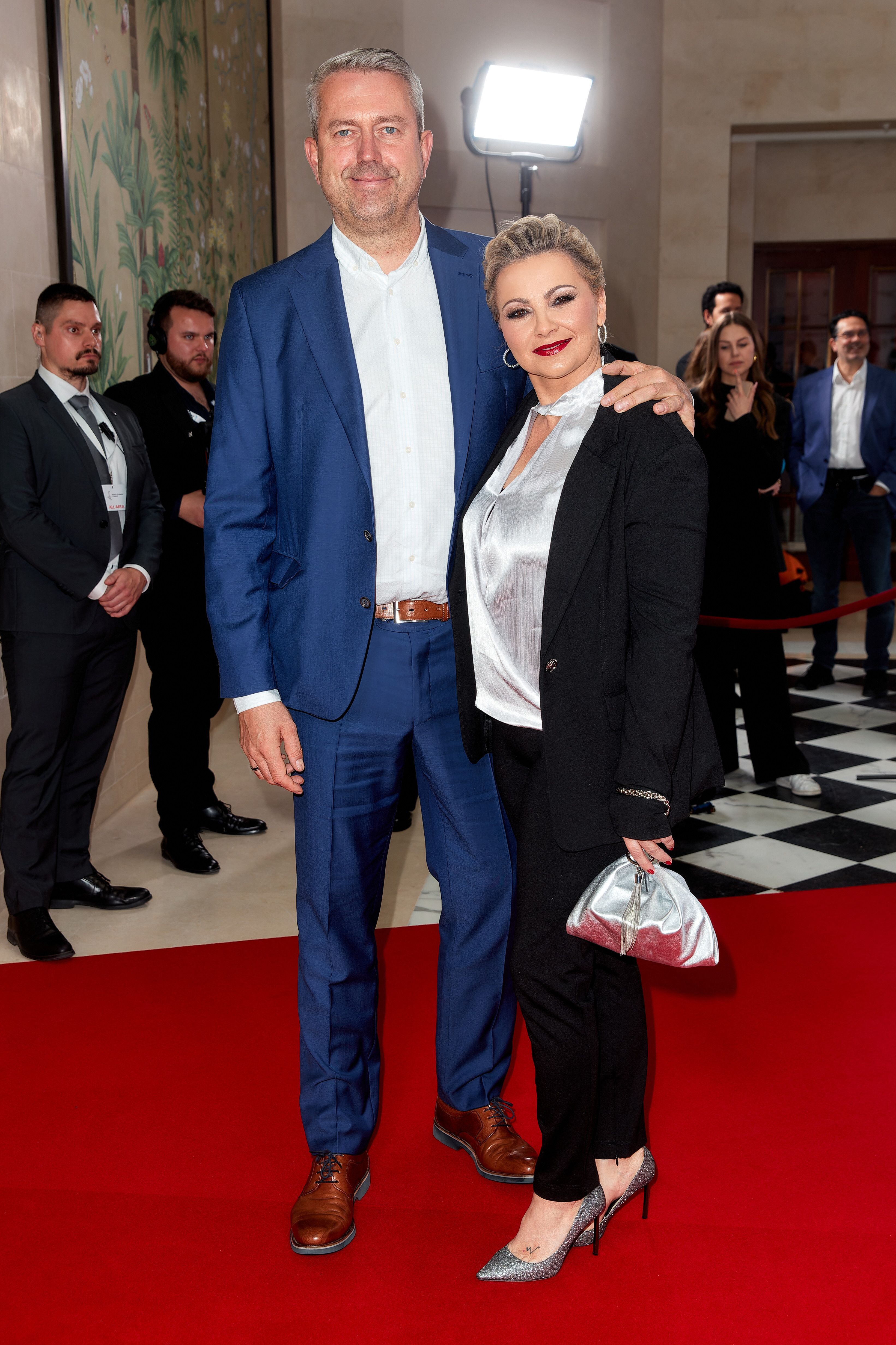 Alida Kurras mit ihrem Partner Sascha Schlichte beim Felix Burda Award 2024 in Berlin.