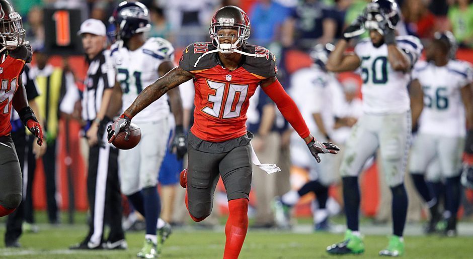 
                <strong>Bradley McDougald zu den Seattle Seahawks</strong><br>
                Nach dreieinhalb Jahren bei den Tampa Bay Buccaneers schließt sich Safety Bradley McDougald den Seattle Seahawks an. Dort soll er der als "Legion of Boom" bekannten Secondary mehr Tiefe verleihen. McDougald bindet sich für eine Saison an die "Hawks" und streicht dafür 1,8 Millionen US-Dollar ein.
              