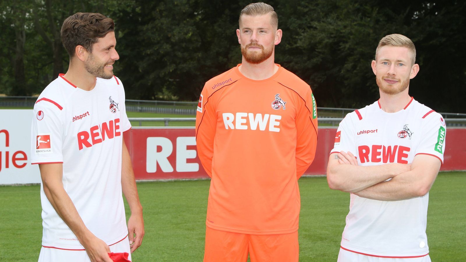 
                <strong>10. 1. FC Köln</strong><br>
                Höhe der Zahlung des Ausrüsters (jährlich): 3,2 Millionen EuroAusrüster: Uhlsport
              