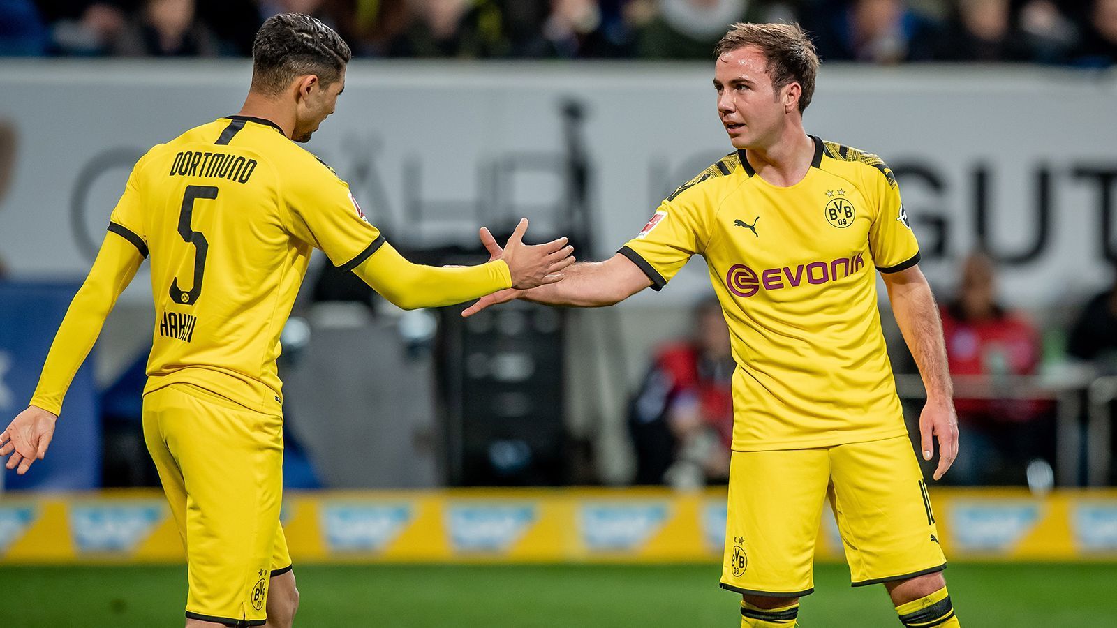 
                <strong>Auslaufende Verträge: Borussia Dortmund</strong><br>
                Mario Götze, Eric Oelschlägel (Verträge laufen aus), Achraf Hakimi (Leihvertrag endet)
              