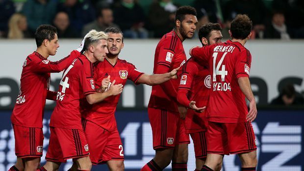 
                <strong>Platz 13: Bayer 04 Leverkusen</strong><br>
                Platz 13: Bayer Leverkusen (12 Punkte). Die Werkself würde in der 45-Minuten-Tabelle gegen den Abstieg kämpfen. Bei nur zwölf Punkten aus elf Spielen wäre Rudi Völler wohl schon längst der Kragen geplatzt.
              