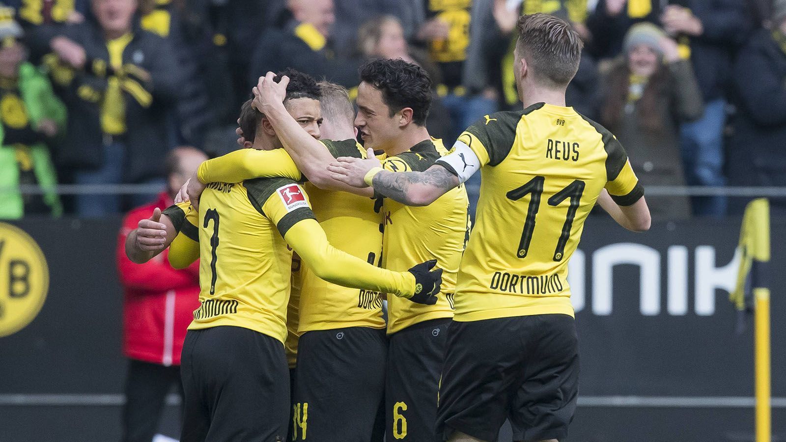 
                <strong>So schlugen sich die BVB-Stars gegen Mainz</strong><br>
                Borussia Dortmund zeigt gegen den FSV Mainz 05 nach starker Leistung in der ersten Halbzeit einen schwachen zweiten Durchgang. ran.de präsentiert die Einzelkritik zum Auftritt des BVB.
              