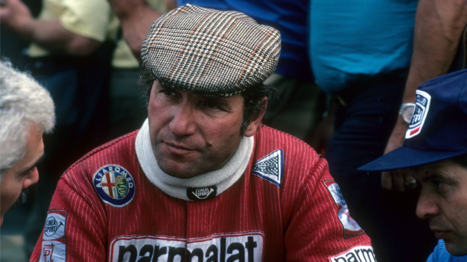 
                <strong>Vitorio Brambilla</strong><br>
                Der Italiener, der als "Vittorio der Schreckliche" bekannt war, produzierte während seiner Zeit in der Formel 1 so manchen Schrotthaufen. Und das selbst im größten Moment seiner Karriere. Auf dem Österreichring 1975 siegte er im Regenchaos und jubelte bei der Überquerung der Ziellinie derart euphorisch mit den Händen, dass er in die Leitplanke knallte.
              