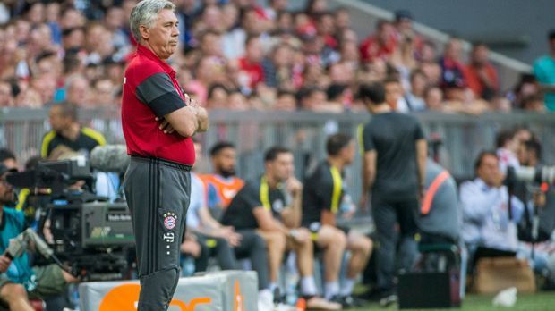 
                <strong>Carlo Ancelotti</strong><br>
                5. Min: Ancelotti steht am Eck der Coaching Zone. Dann eine Regung. Die vor der Brust verschränkten Arme verlassen ihre Position. Er stemmt sie in die Hüften.
              