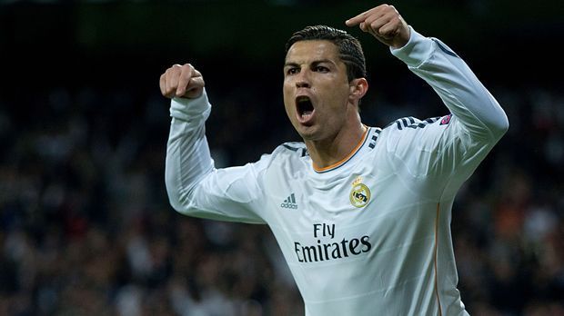 
                <strong>Platz 5: Cristiano Ronaldo</strong><br>
                Platz 5: Cristiano Ronaldo. 28 Jahre und 28 Tage dauert es, bis Cristiano Ronaldo seinen 50. Sieg in der Champions League feiern darf. Erst mit Manchester United und seit 2009 mit Real Madrid sammelt der Portugiese Siege und Titel.
              