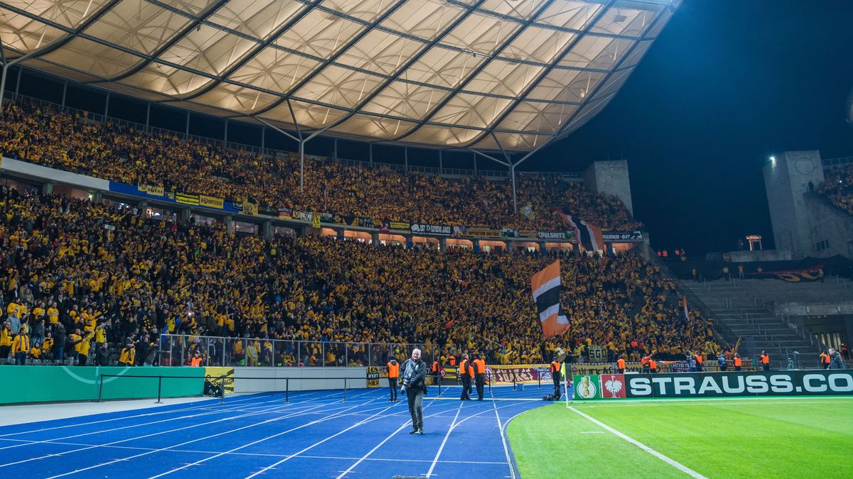 Zehntausende Dynamofans zu Gast im Olympiastadion; DFB-Pokal, 2. Runde: Hertha BSC - SG Dynamo Dresden; Fußball; GER; Saison 2019 2020; Olympiastadion; Berlin; 30. Oktober 2019; *** Tens of thousan...