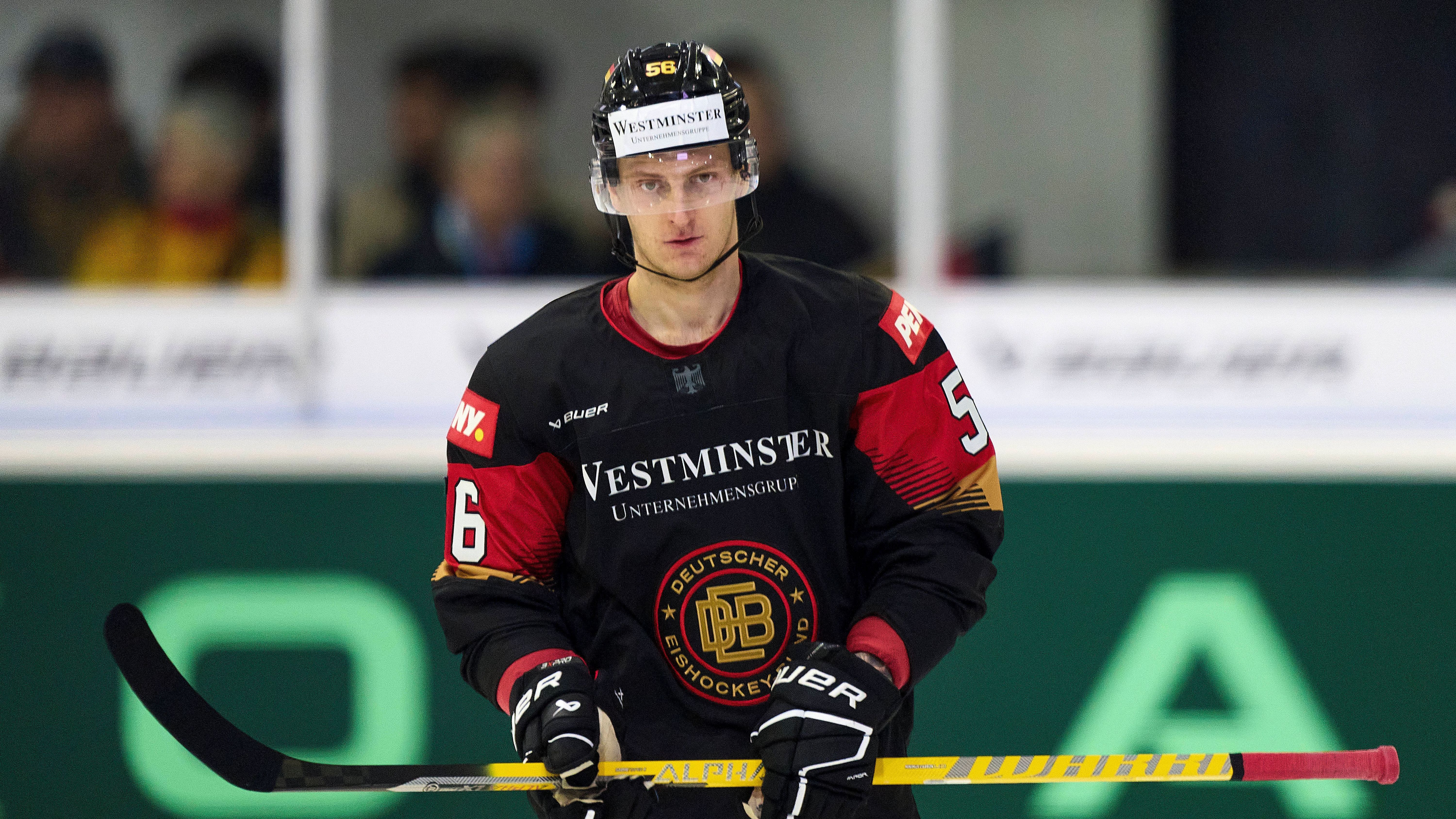 <b>Manuel Wiederer</b><br>Position: Stürmer<br>Verein: Eisbären Berlin