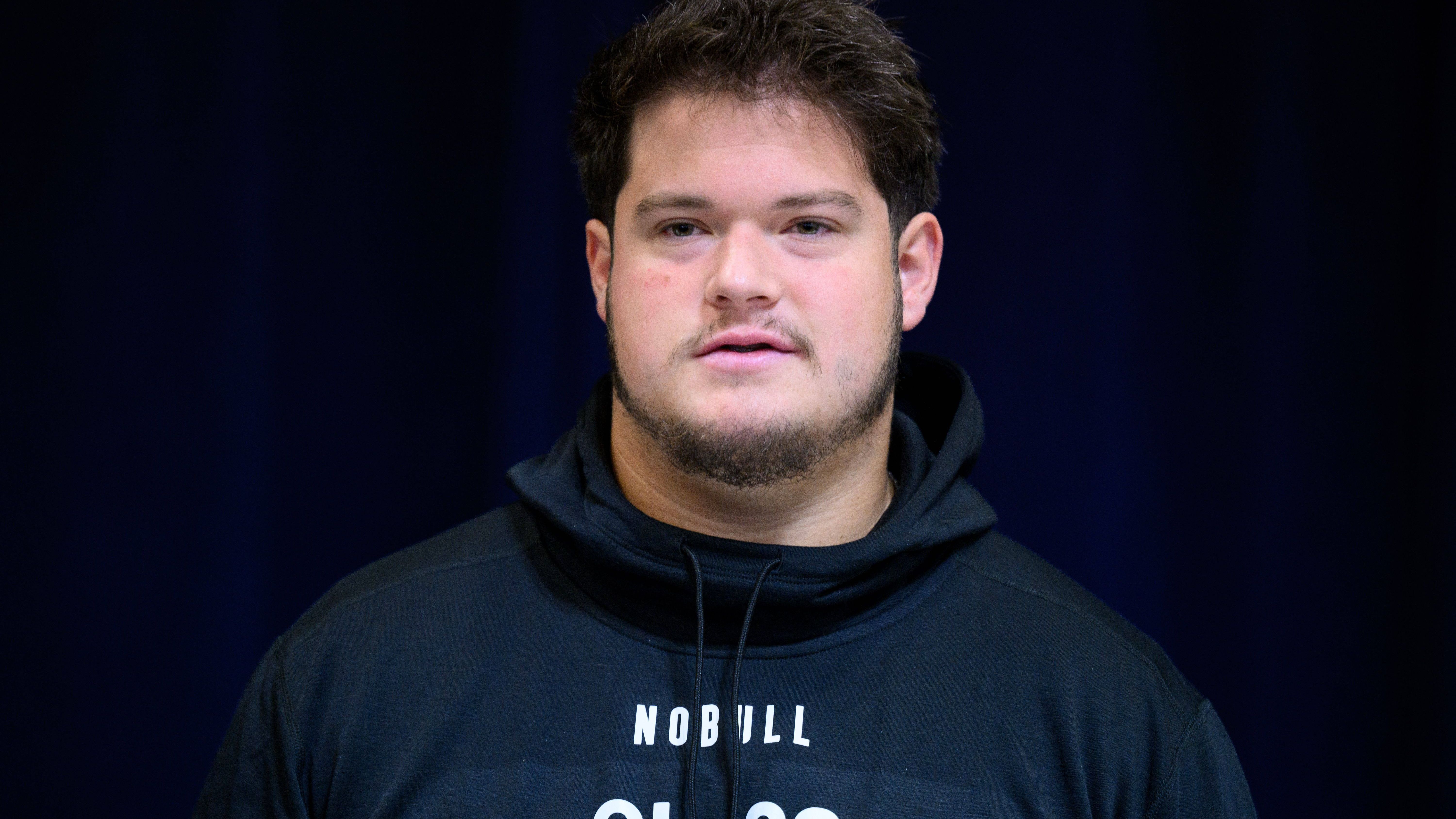 <strong>Baltimore Ravens: Roger Rosengarten<br></strong>Alter: 21 Jahre, 11 Monate und 5 Tage<br>Geburtsdatum: 3. Juni 2002<br>Position: Offensive Tackle