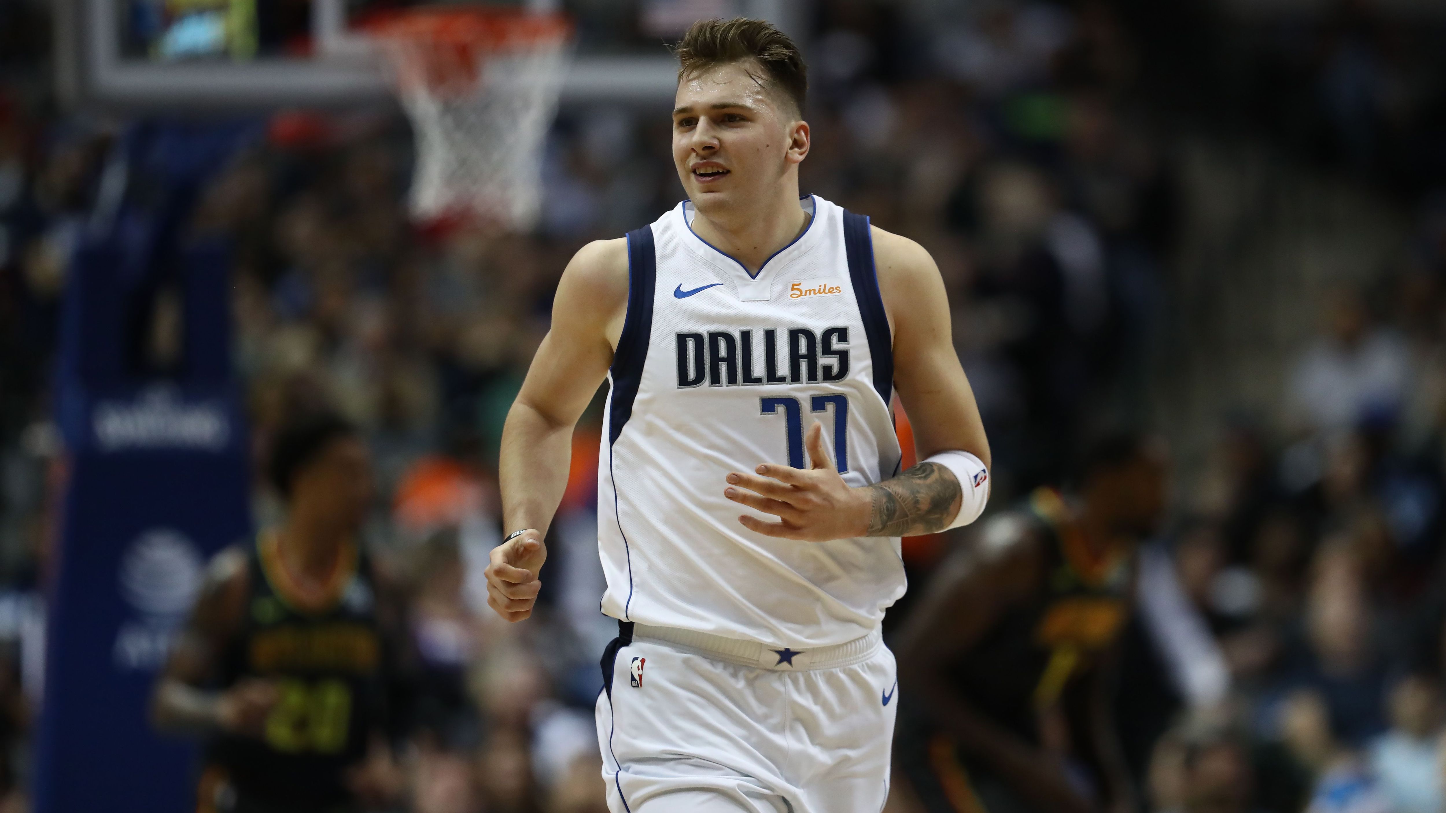 <strong>Luka Doncic (Dallas Mavericks) - 3. Pick 2018</strong><br>Nachdem er von den Atlanta Hawks gedraftet wurde, ging es für Luka Doncic noch in der Nacht des NBA-Drafts zu den Dallas Mavericks. Der Slowene war mit gerade einmal 19 Jahren schon MVP der EuroLeague und schlug auch in der NBA sofort ein. Mit einer Statline von 21,2 Punkten, 7,8 Rebounds und 6,0 Assists wurde er klarer "Rookie of the Year".