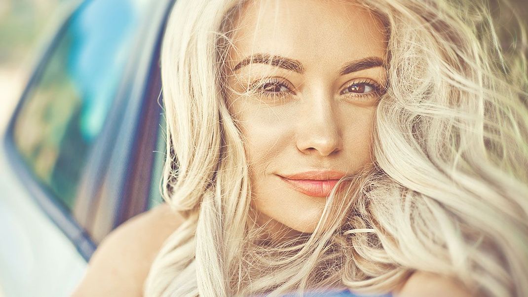 Platinblond – was steckt dahinter? Welcher Typ kann es tragen? Was ist zu beachten? Wir klären über diese Haarfarbe auf! 