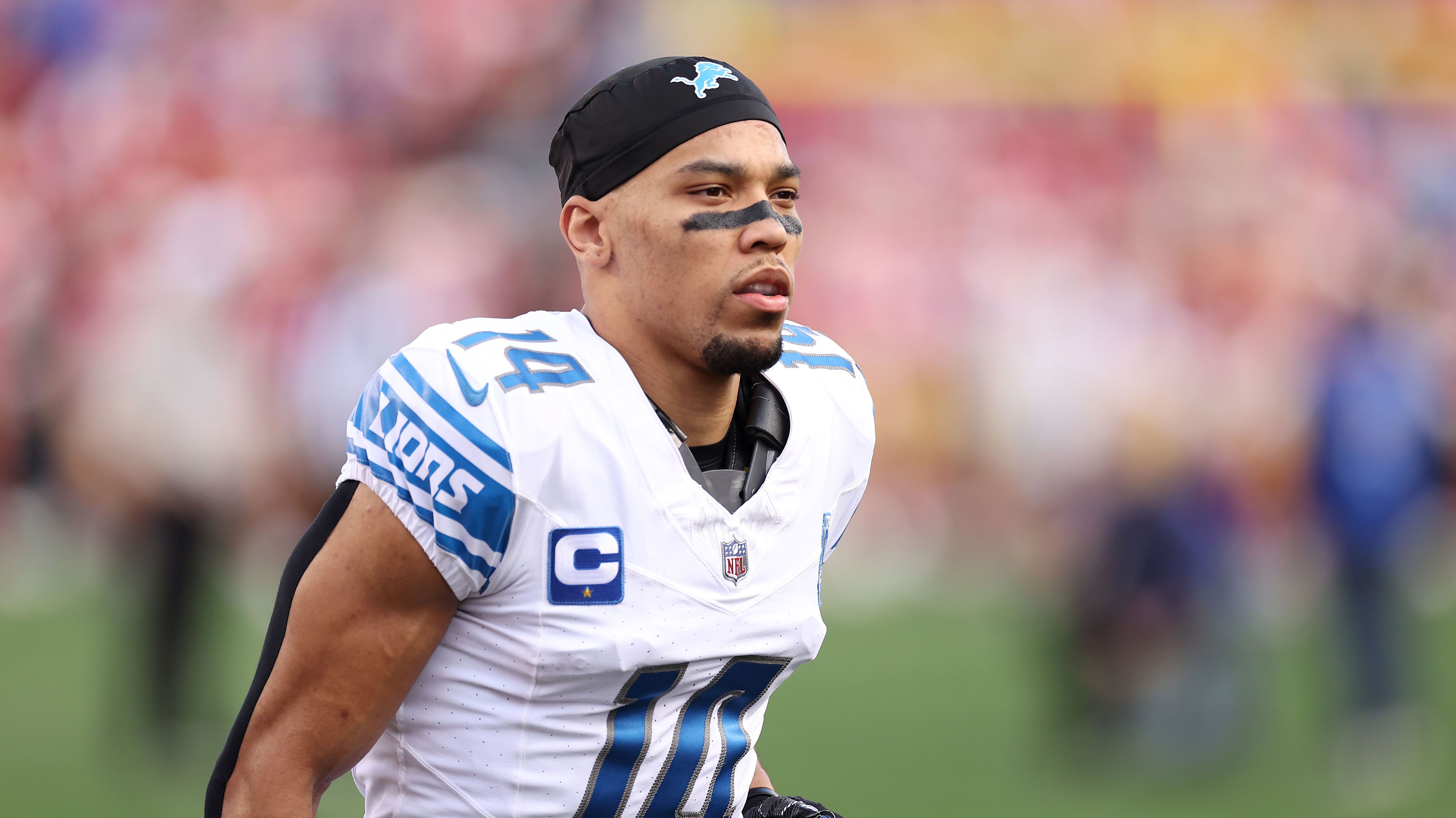 <strong>Platz 10: Amon-Ra St. Brown (Detroit Lions)</strong><br>- 24 Jahre<br>- Wide Receiver<br>- Statistiken 2023: 119 Catches, 1.515 Receiving Yards, 10 Touchdowns