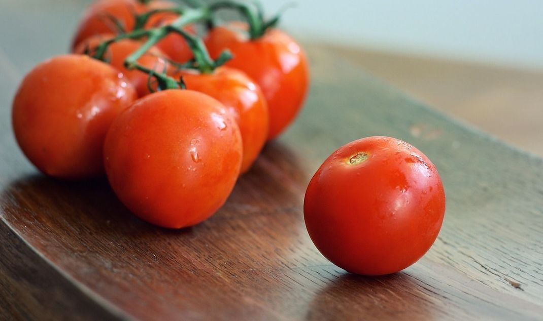 Tomaten bilden mit Feta ein echtes Dream-Team auf dem Grill.