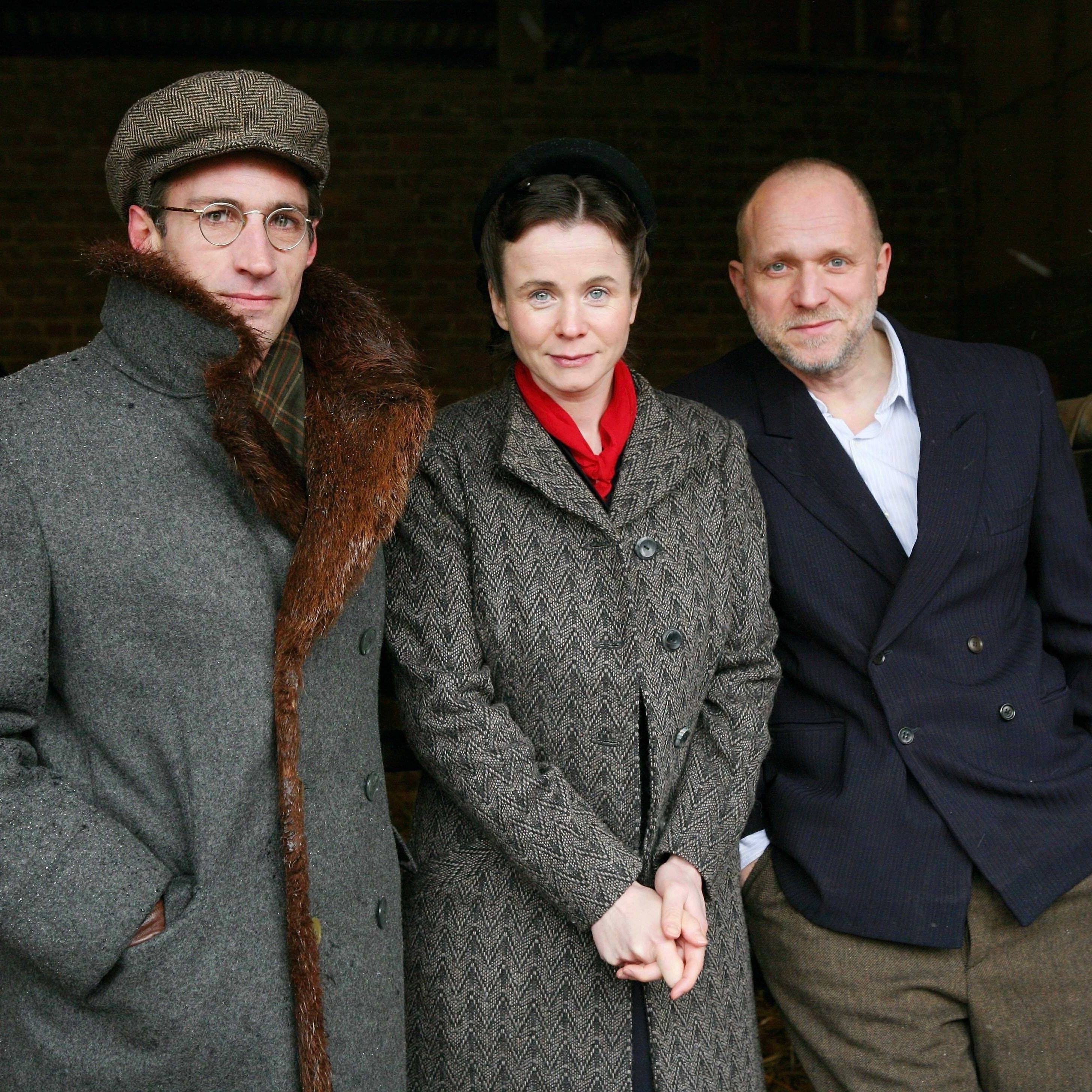 Benjamin Sadler, Emily Watson und Ulrich Tukur spielen im Film mit.