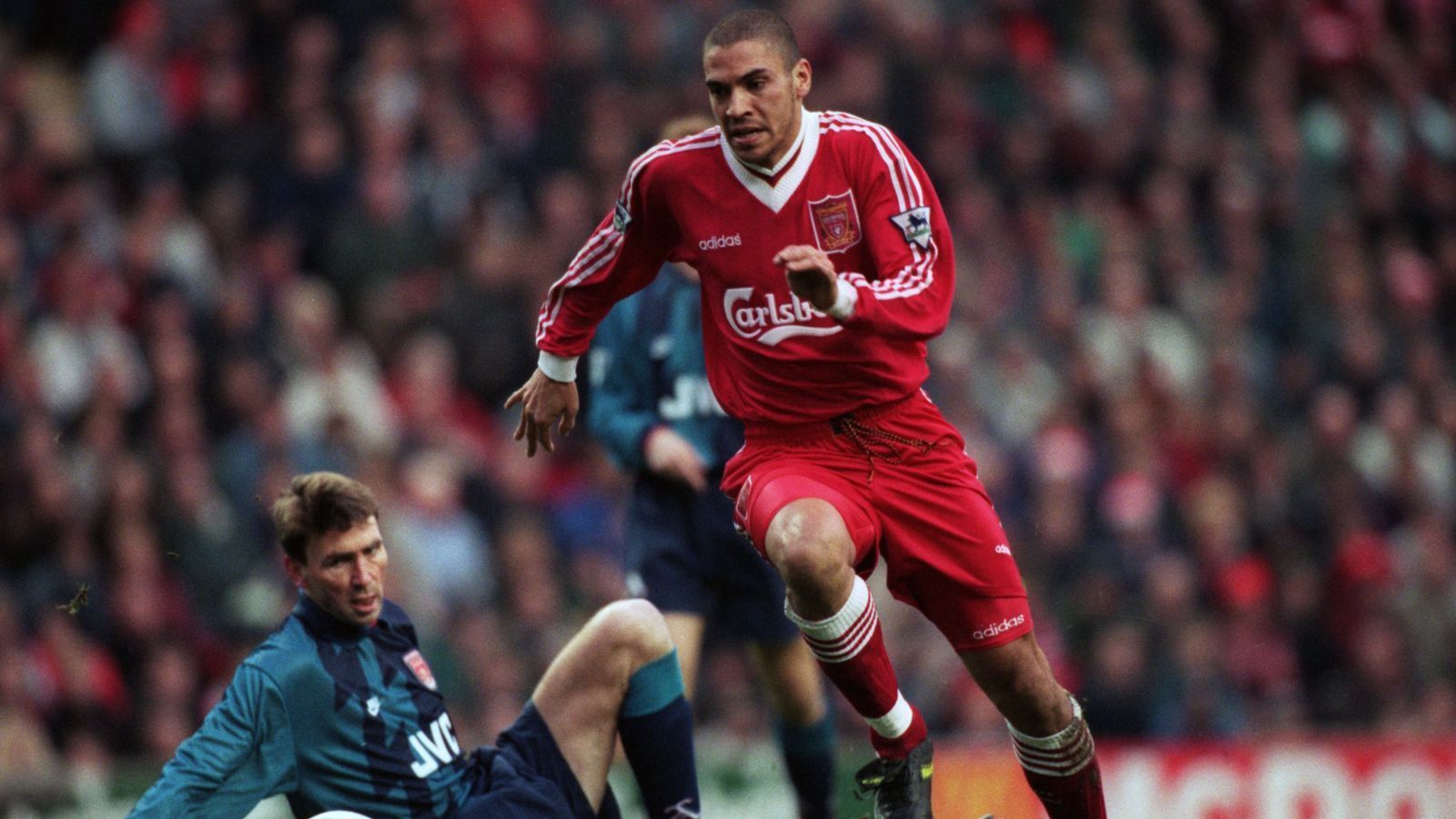 
                <strong>Platz 4 - Stan Collymore (FC Liverpool)</strong><br>
                &#x2022; Ablösesumme: 155 Millionen Euro<br>&#x2022; Wechsel von Nottingham Forest zum FC Liverpool (1995)<br>
              