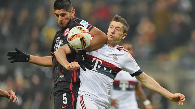 
                <strong>Robert Lewandowski</strong><br>
                Robert Lewandowski: In der ersten Hälfte nicht zu sehen. In der zweiten giftiger in den Zweikämpfen mit Carlos Zambrano. Vergibt zehn Minuten vor Schluss den Siegtreffer und trifft in der 89. Minute aus einer Abseitsposition. ran-Note: 4
              