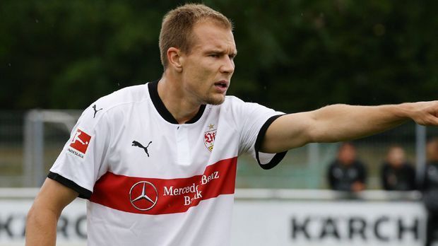 
                <strong>Holger Badstuber (VfB Stuttgart, ablösefrei)</strong><br>
                ... Holger Badstuber. Der Ex-Münchner kam als Leihspieler beim FC Schalke sportlich nicht in Schwung, war nur Ersatz. Im Sommer stand er am Scheideweg: S04 wollte ihn nicht, der FC Bayern auch nicht mehr. Seine dicke Krankenakte war abschreckend. Aber in Stuttgart wussten sie: "Ein fitter Holger Badstuber ist ein Bundesliga-Spitzenspieler", sagte VfB-Sportvorstand Michael Reschke. Ein ablösefreier Badstuber ist vor allem ein echter Schnapper.
              