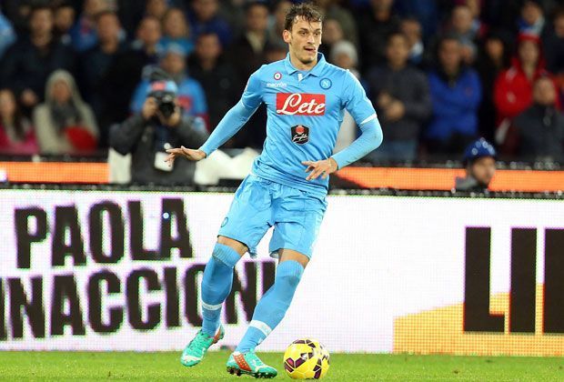 
                <strong>Platz 5: Serie A</strong><br>
                Die Serie A bringt es mit 40,5 Millionen Euro auf Rang sechs. Königstransfer ist Manolo Gabbiadini, der für 12,5 Millionen Euro von UC Sampdoria zum SSC Neapel wechselte. 
              