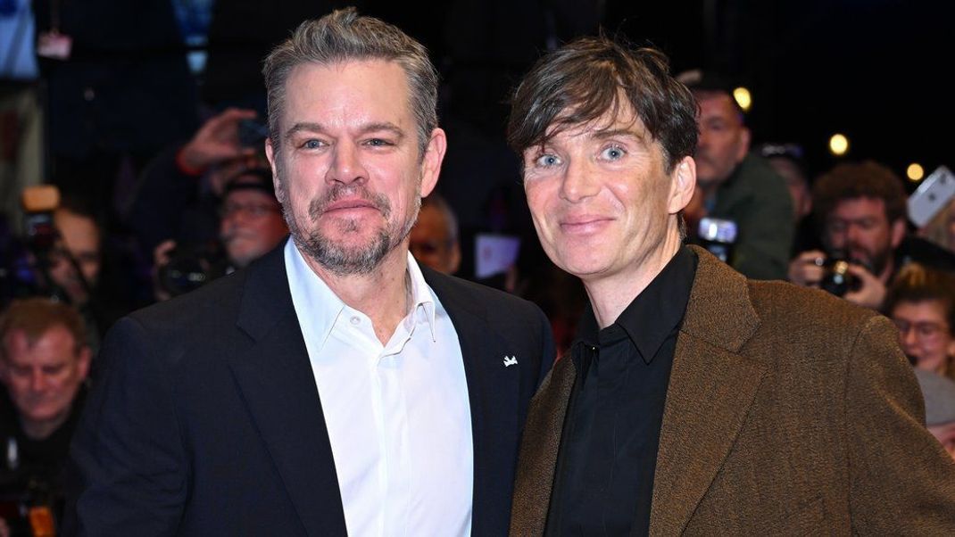 Die Schauspieler Matt Damon (l.) und Cillian Murphy gut gelaunt auf der Berlinale.