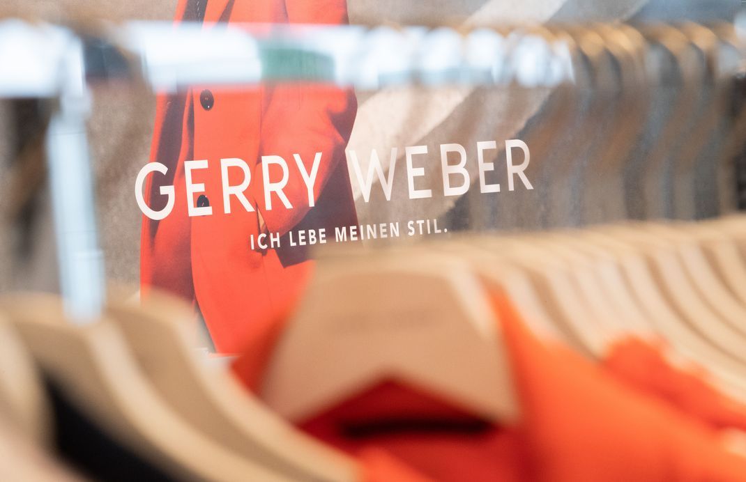 Der Modehersteller Gerry Weber schließt alle seine Geschäfte.