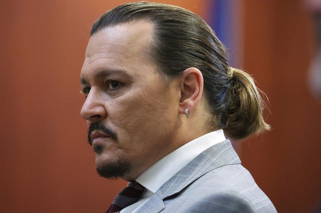 Johnny Depp im Zeugenstand: er stritt ab, seine Ex-Frau Amber körperlich angegriffen zu haben. 