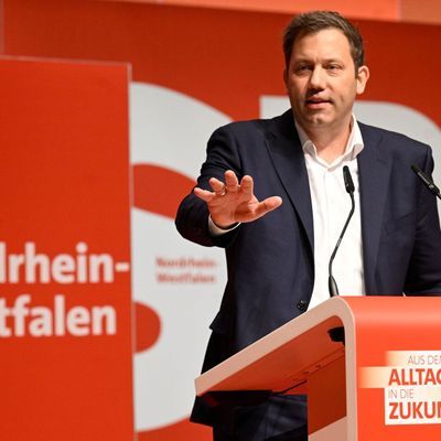 Klingbeil wehrt sich gegen Kritik der Parteibasis