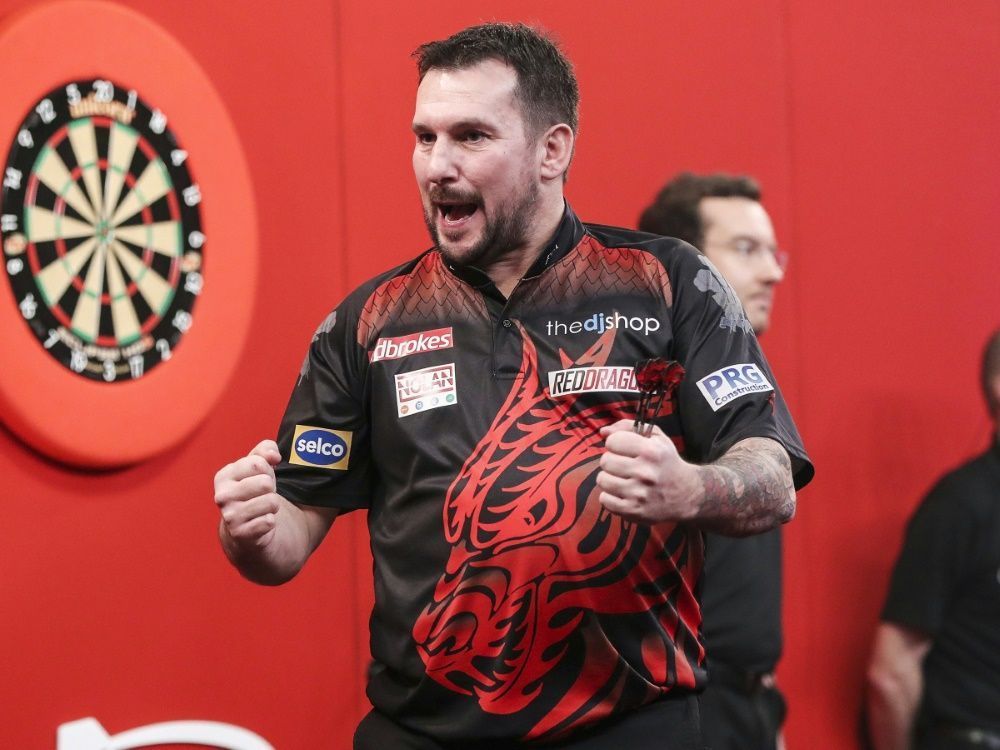 Darts Clayton gelingt NeunDarter