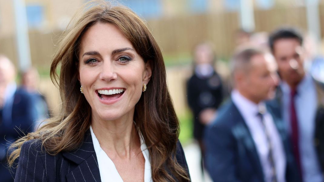 Kate Middleton hat gut lachen: Alle lieben den Style der Prinzessin - von ihrer Fashion-Auswahl bis zu den trendy manikürten Händen.