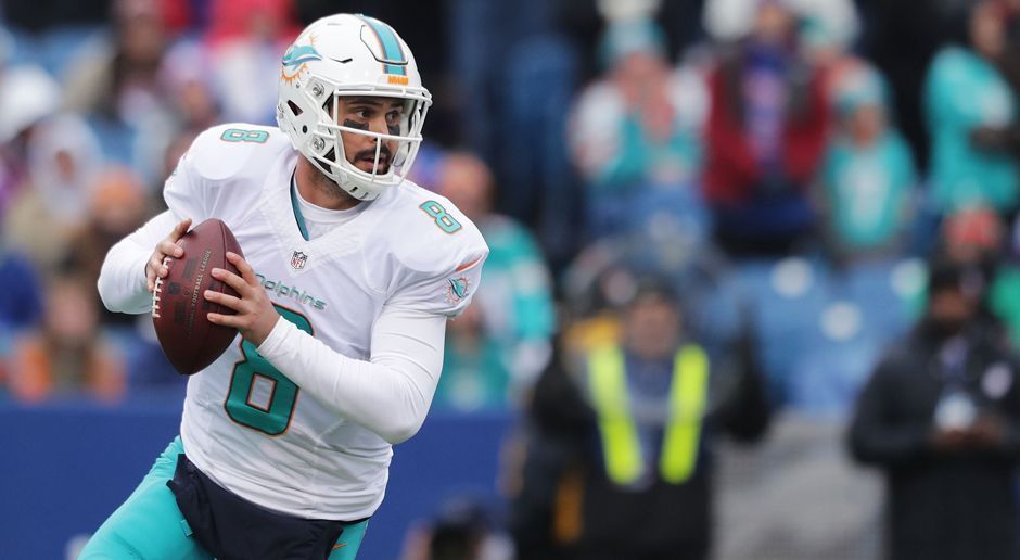 
                <strong>10. Miami Dolphins (10:5 / Vorwoche: Neu in den Top 10)</strong><br>
                Auch ohne ihren verletzten Quarterback Ryan Tannehill haben die Miami Dolphins mit einem Last-Minute-Sieg das Ticket für die Playoffs gebucht. Nach ihrem 34:31-Overtime-Krimi gegen die Buffalo Bills, kann die Franchise nun völlig entspannt in die Partie in Week 17 gegen die New England Patriots gehen. (ProSieben Maxx und ran.de übertragen das Spiel live am Sonntag ab 19 Uhr) Da die Baltimore Ravens und Denver Broncos beide ihre Spiele in Week 16 verloren haben, ist dem Team aus Florida die erste Playoff-Teilnahme seit 2008 nicht mehr zu nehmen.
              