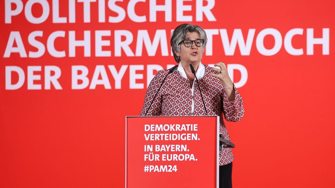 Maria Noichl spricht am politischen Aschermittwoch der Bayern-SPD