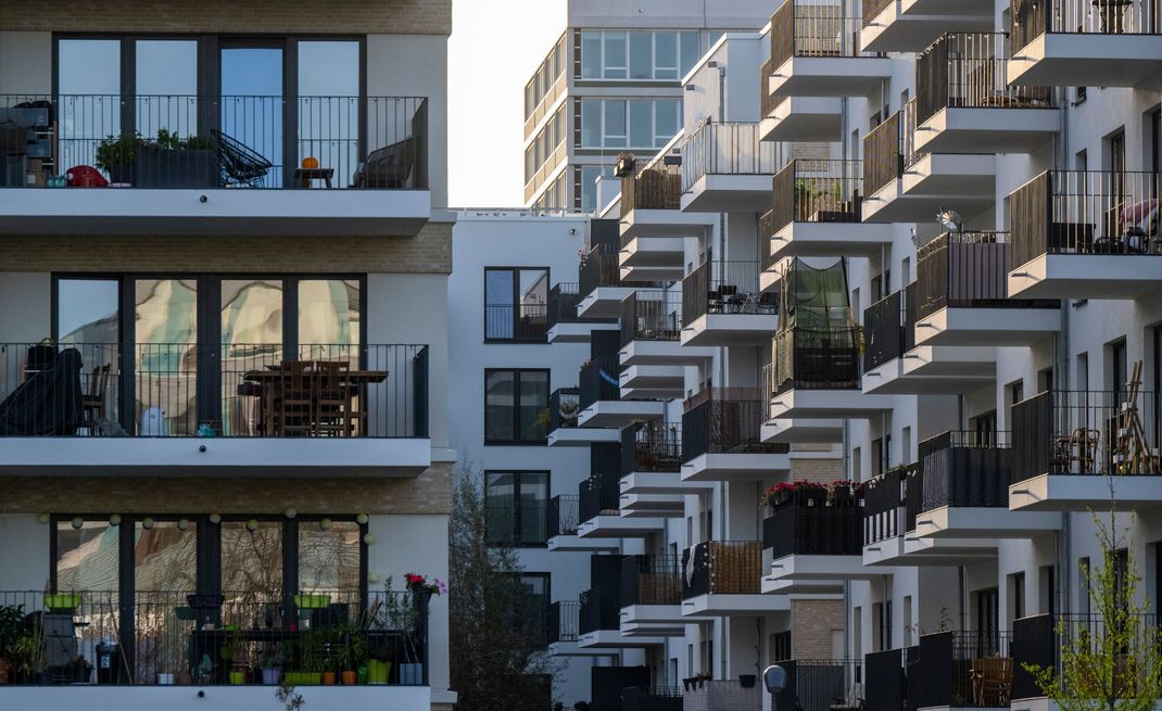 Berlin: Dicht an dicht stehen neu gebaute Wohnhäuser im Zentrum der Stadt.&nbsp;
