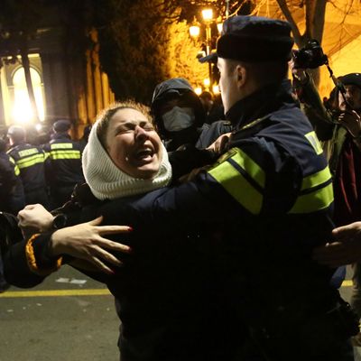 Massenproteste in Georgien wegen umstrittenen Gesetzentwurf.