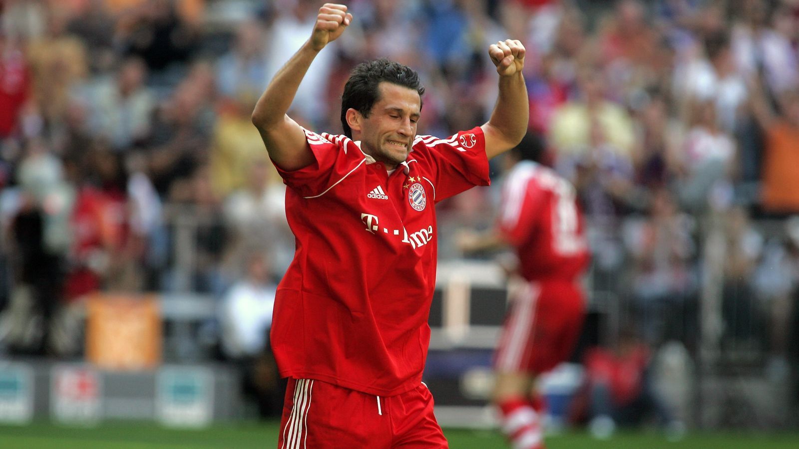 
                <strong>Platz 3: Hasan Salihamidzic</strong><br>
                Pflichtspiele für die Bayern: 365Pflichtspiel-Tore für die Bayern: 47Nationalität: Bosnien-HerzegowinaBeim FC Bayern von 1998 bis 2007 unter Vertrag
              